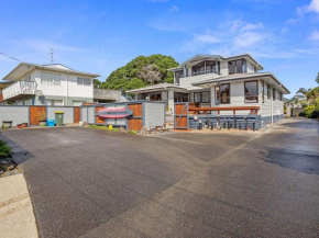 Hosts on the Coast Beach Escape on Dillon, Waihi Beach